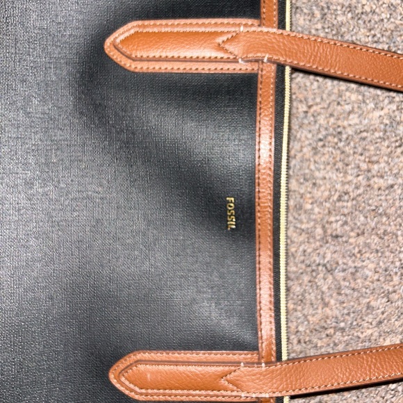 Fossil Tote - Picture 4 of 14